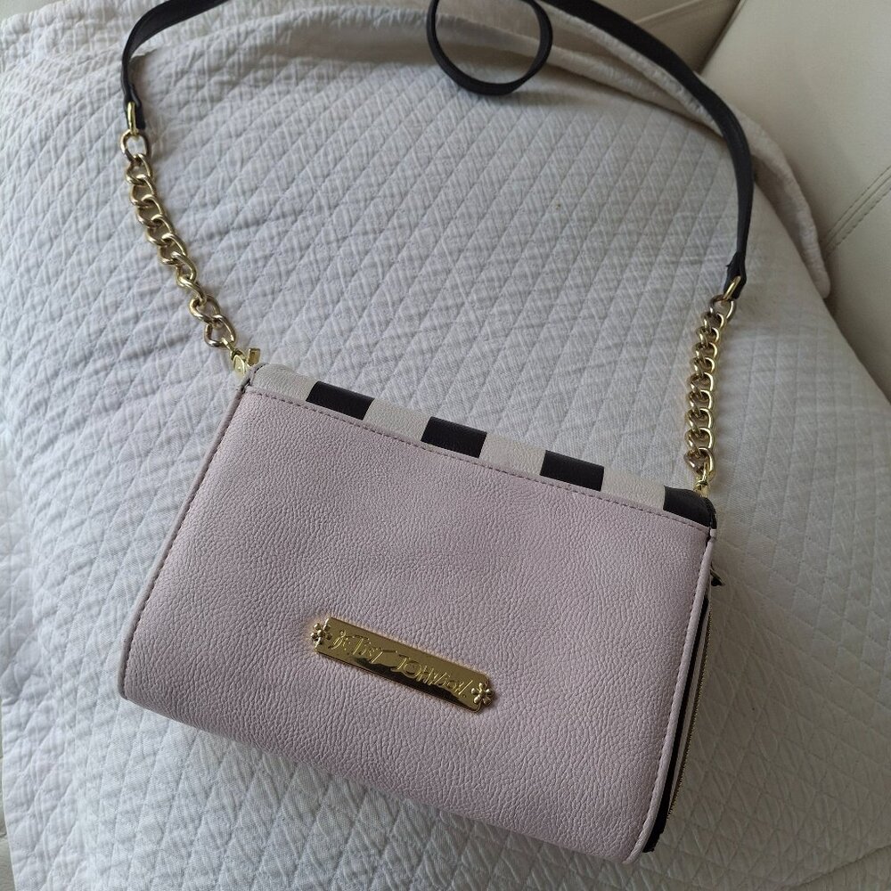 Betsey Johnson cross body clutch wallet
